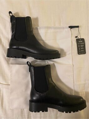 Larroude Sancha Chelsea Boot